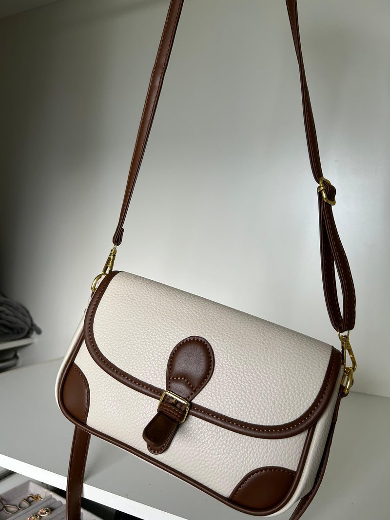 Bolsa de Ombro com Alça Ajustável